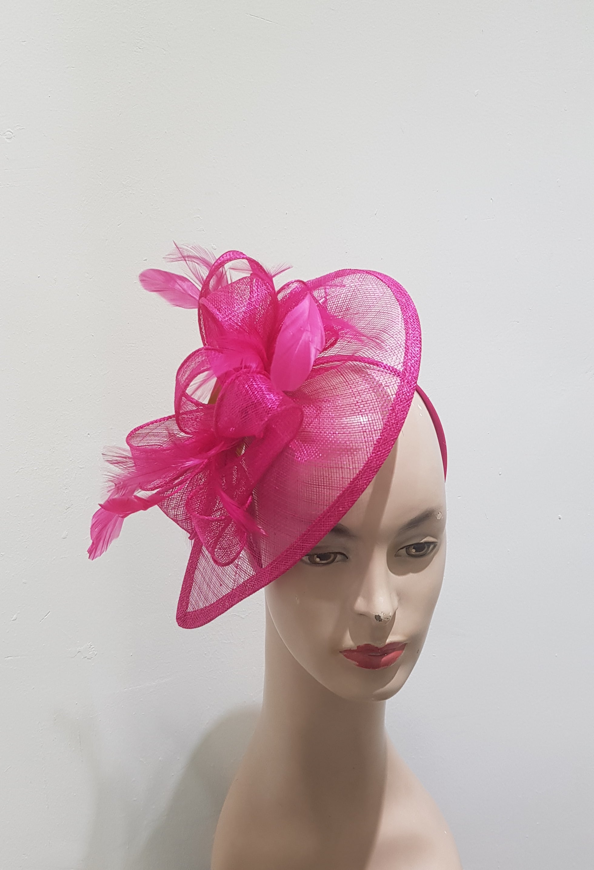 "Chic Allure Sinamay Feathered Fascinator"