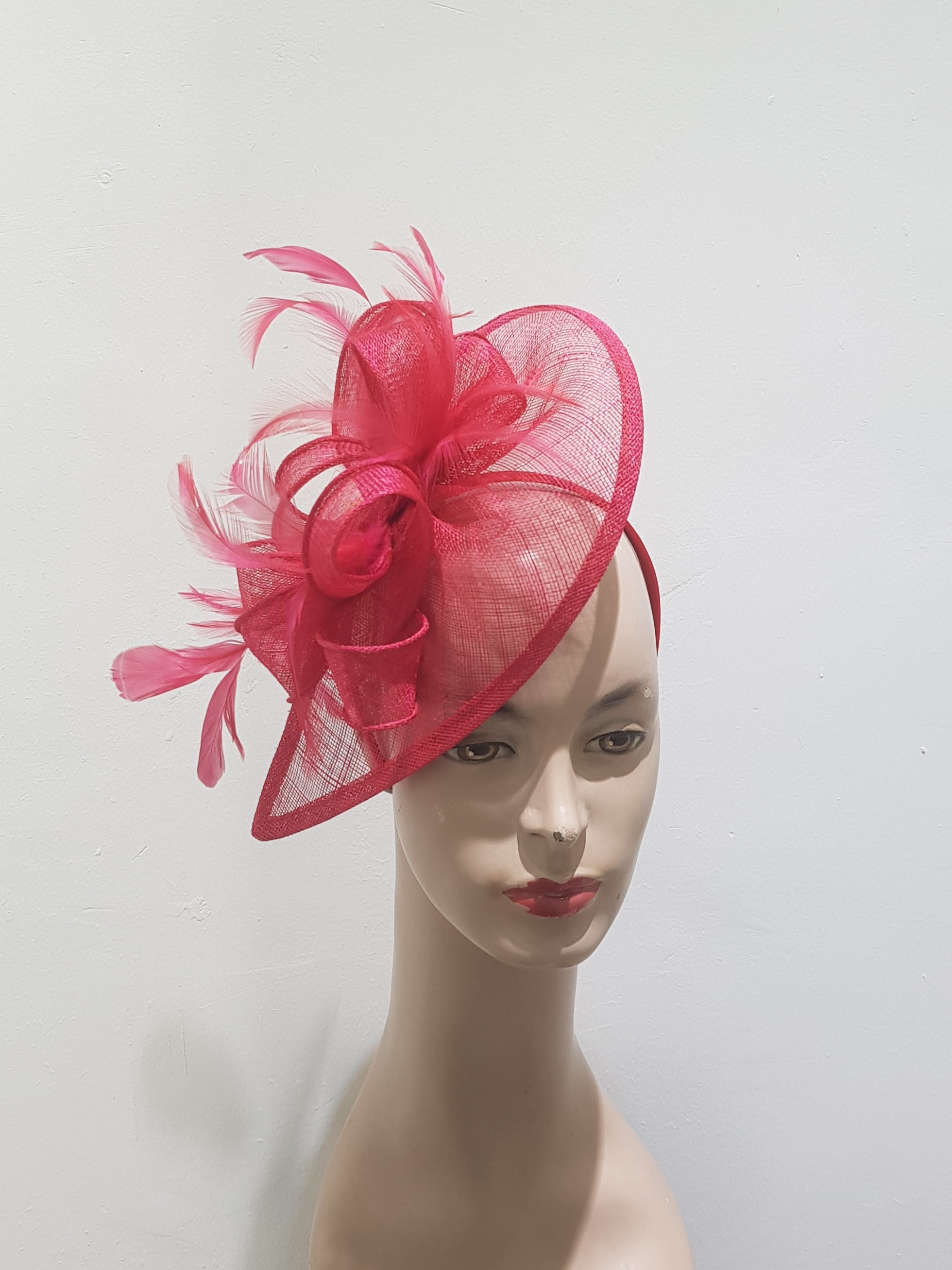 "Chic Allure Sinamay Feathered Fascinator"