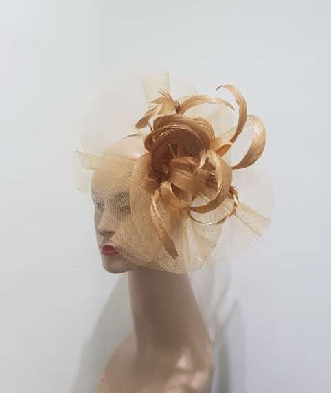 Crin & feather fascinator