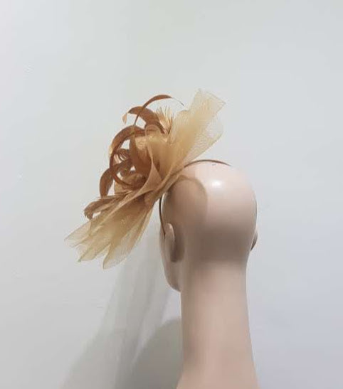 Crin & feather fascinator