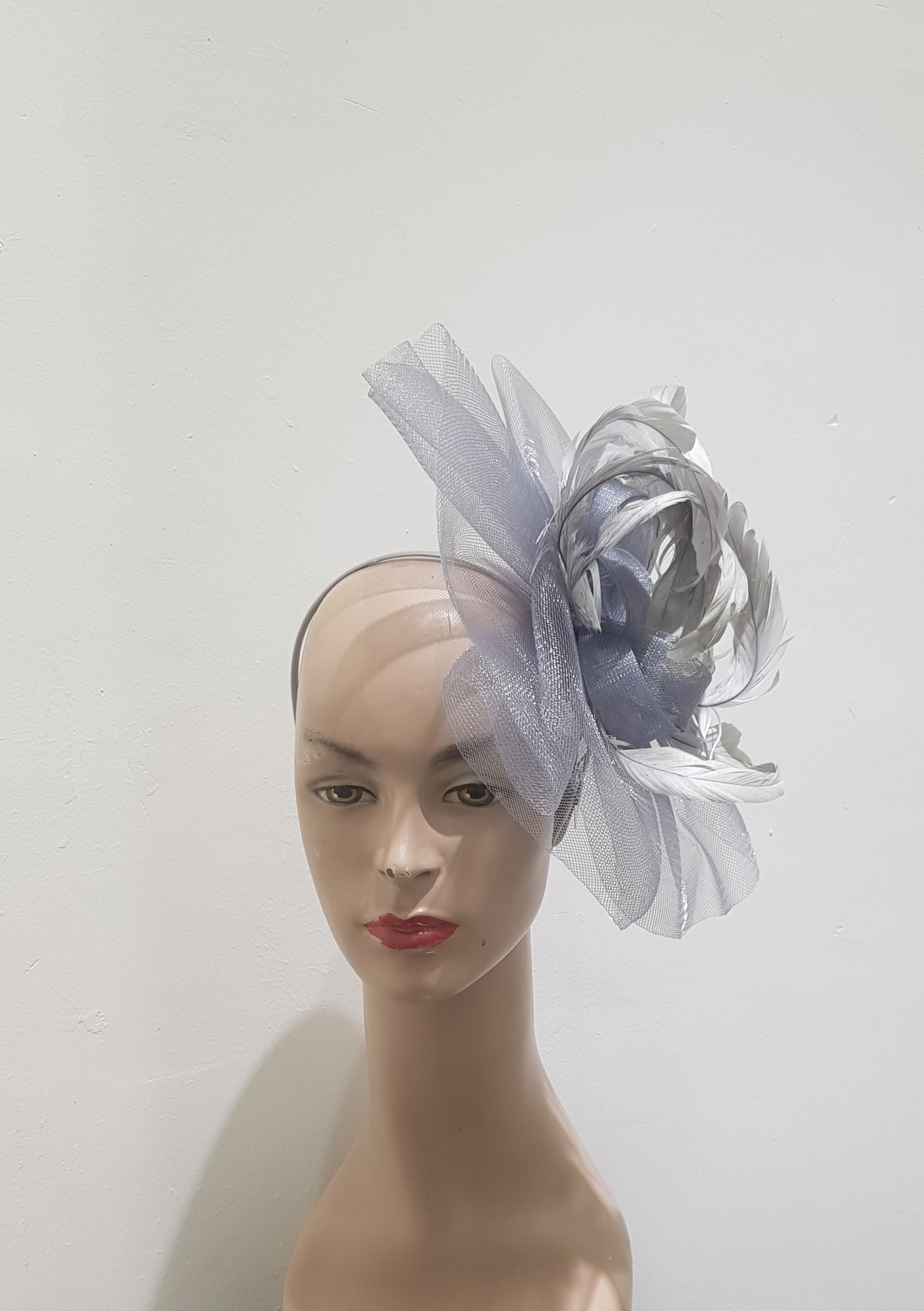 Crin & feather fascinator