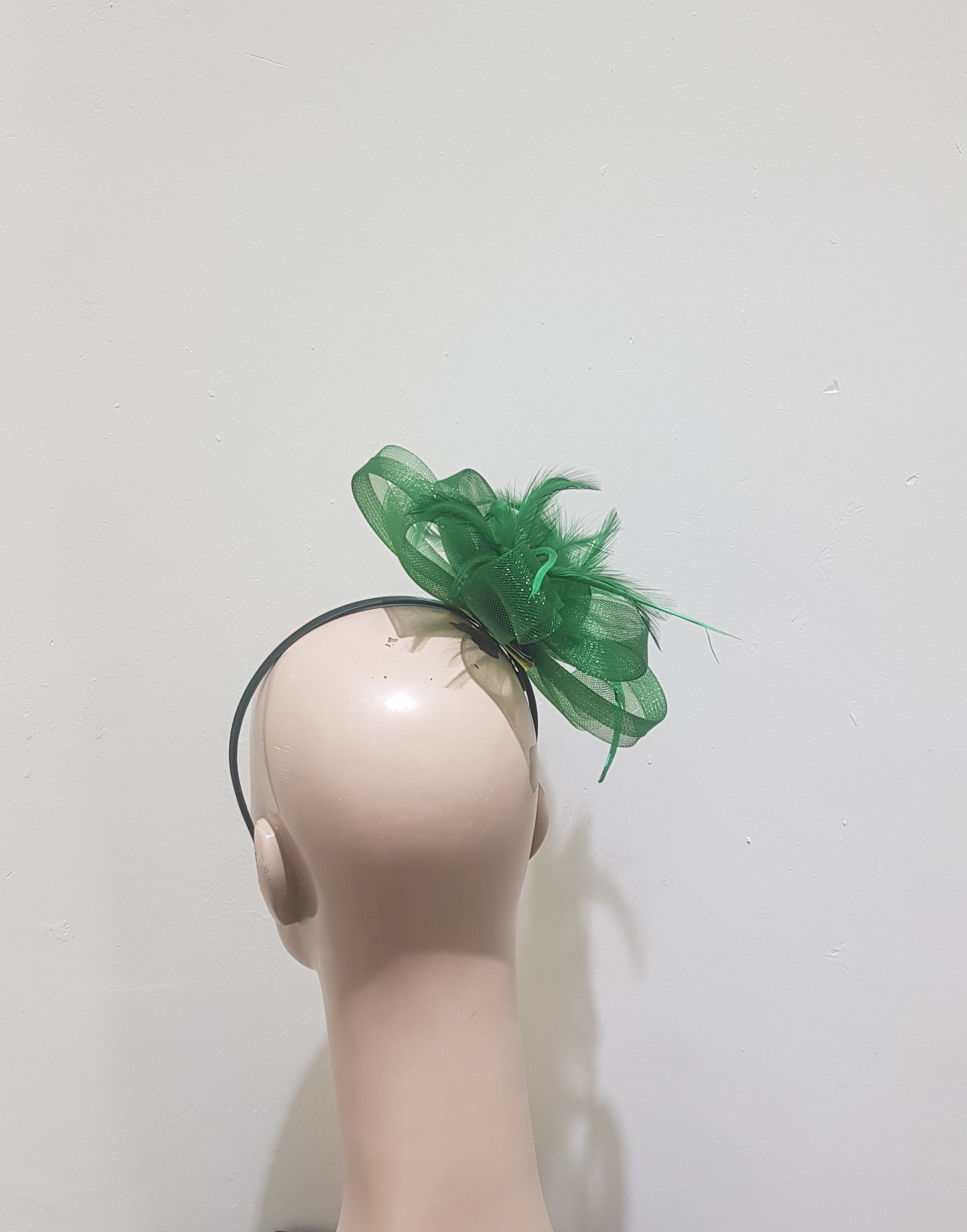 "Elegant Crin & feather fascinator"