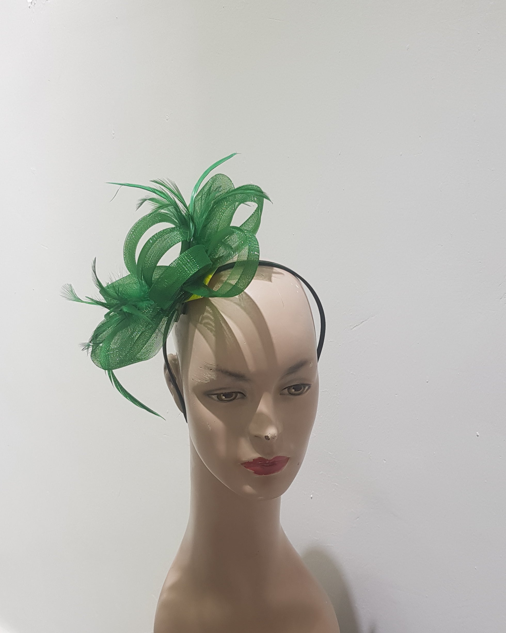 "Elegant Crin & feather fascinator"