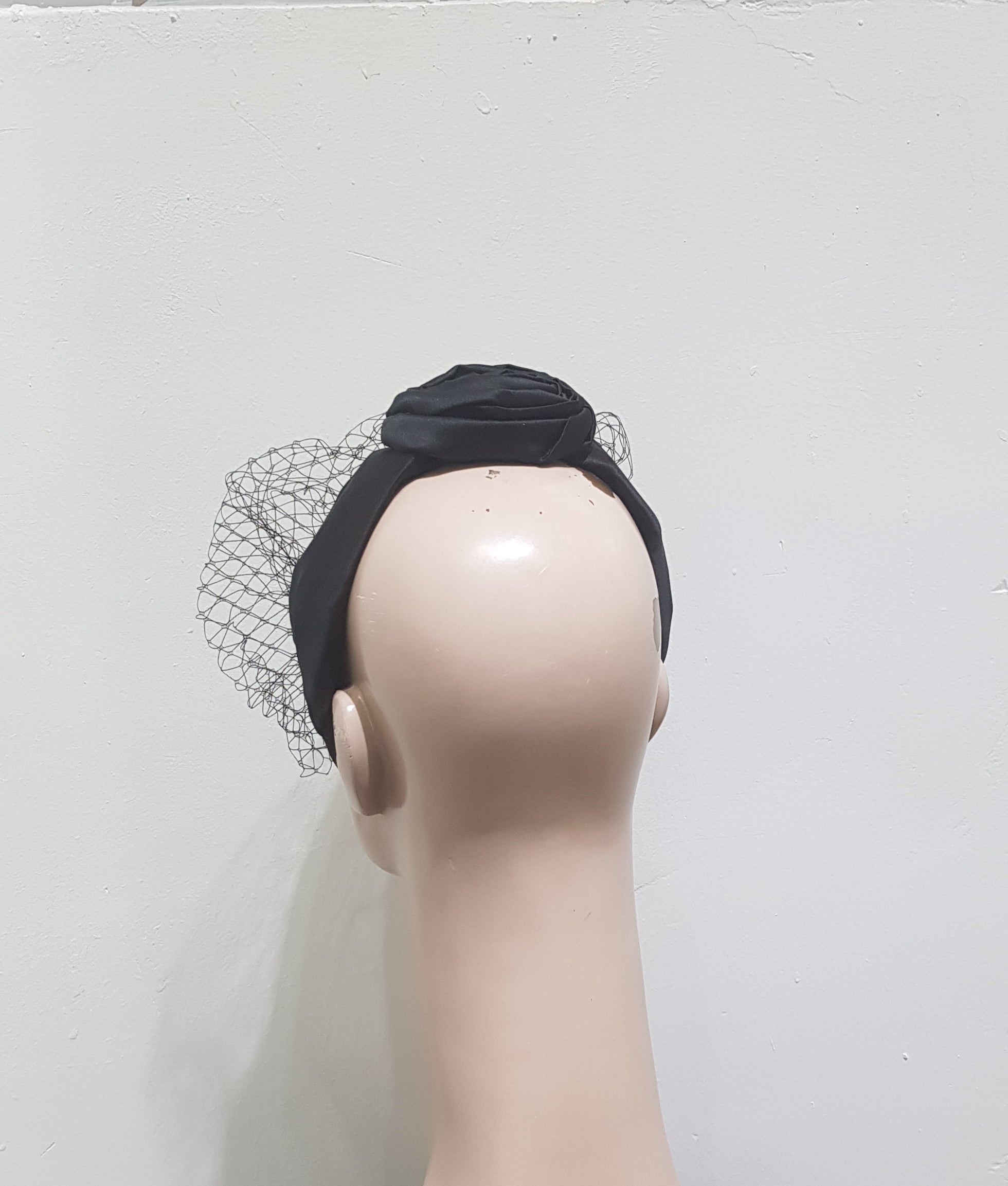 Vintage-Inspired Birdcage Veil Headband