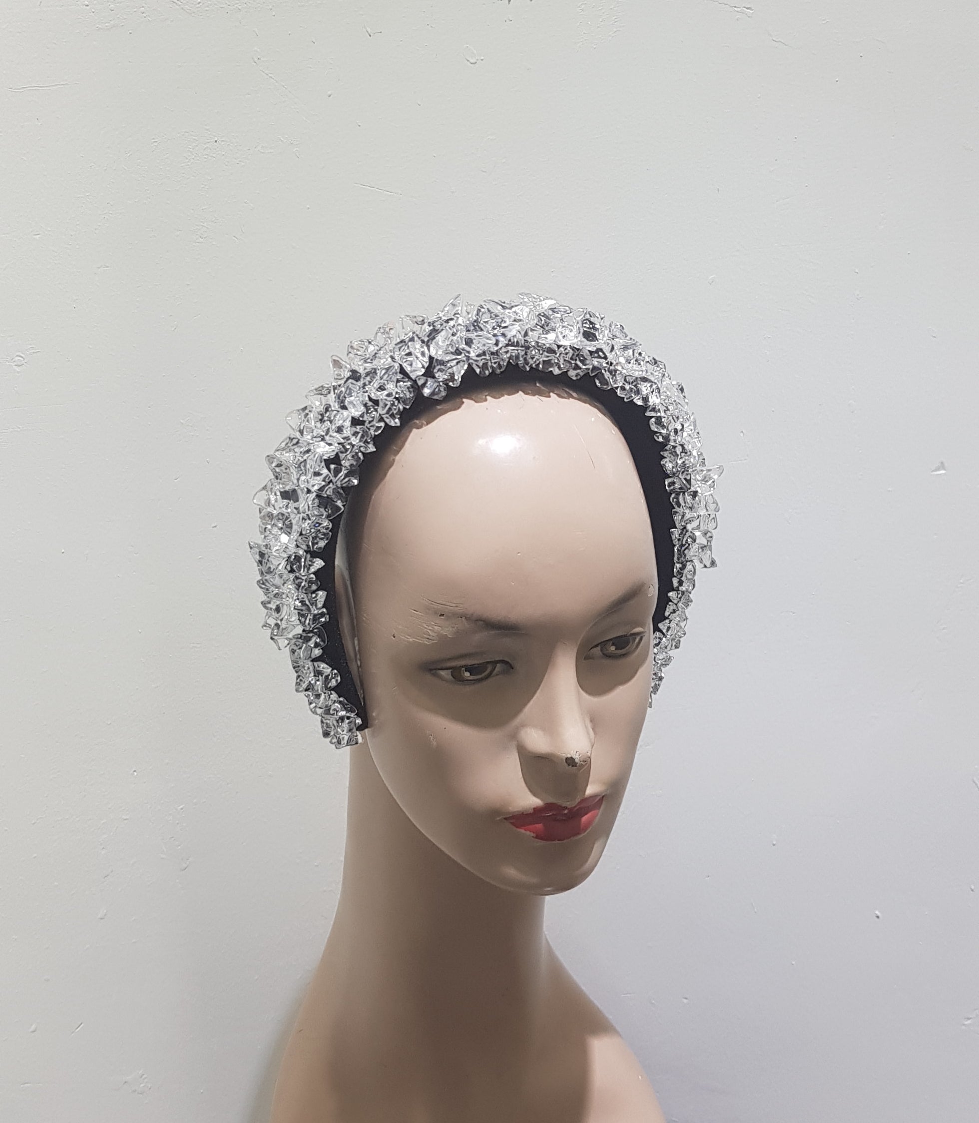 Icy Elegance: A Crystal Embellished Statement Headband