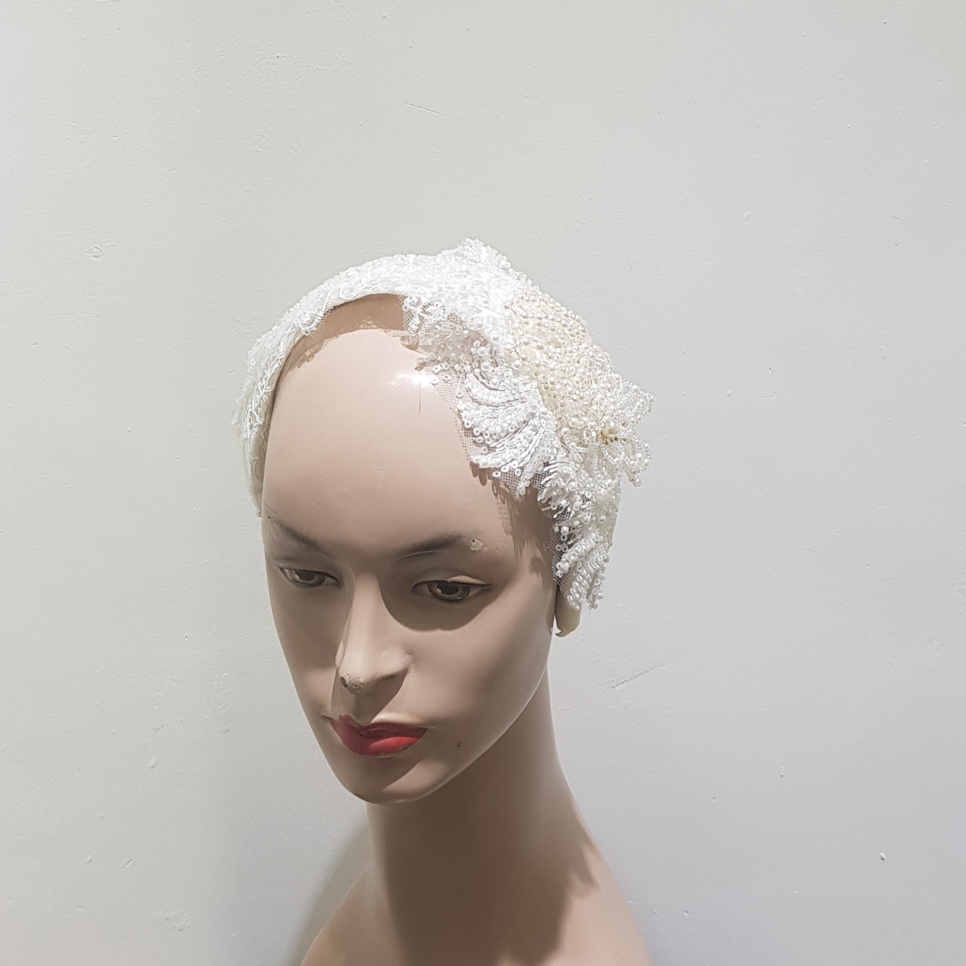 Exquisite Bridal Lace Headpiece