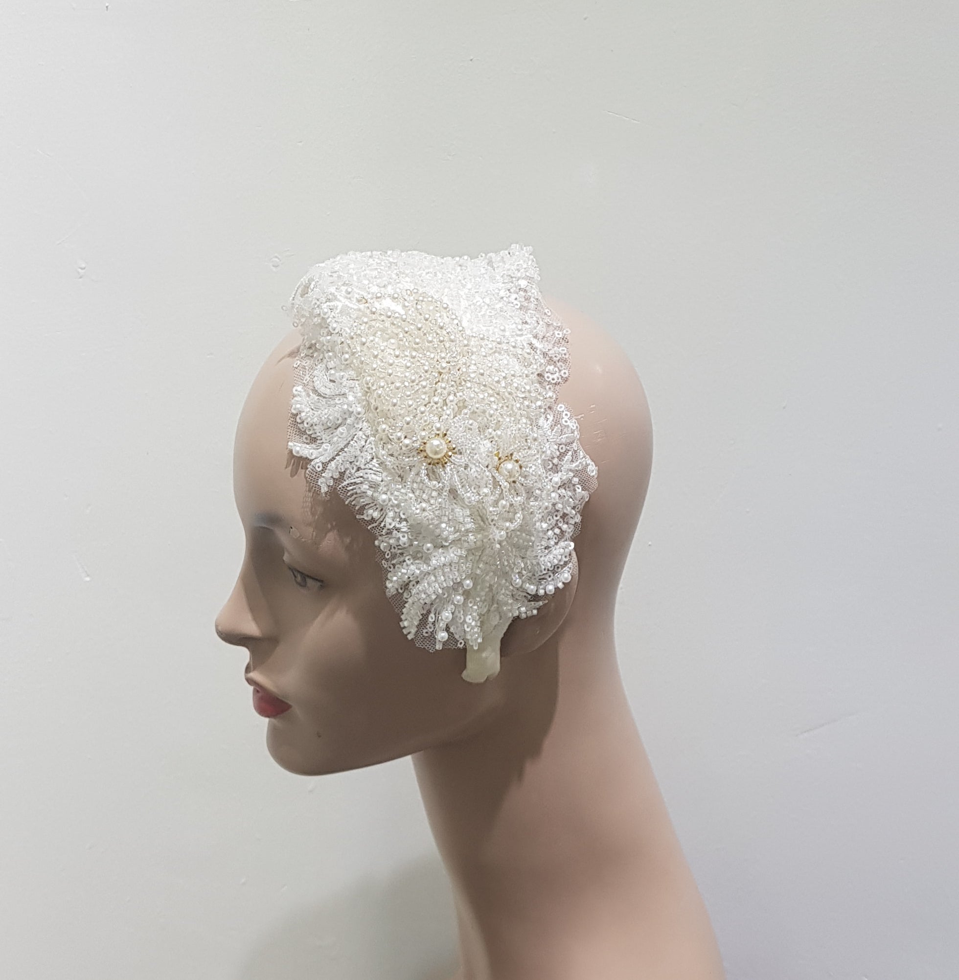 Exquisite Bridal Lace Headpiece