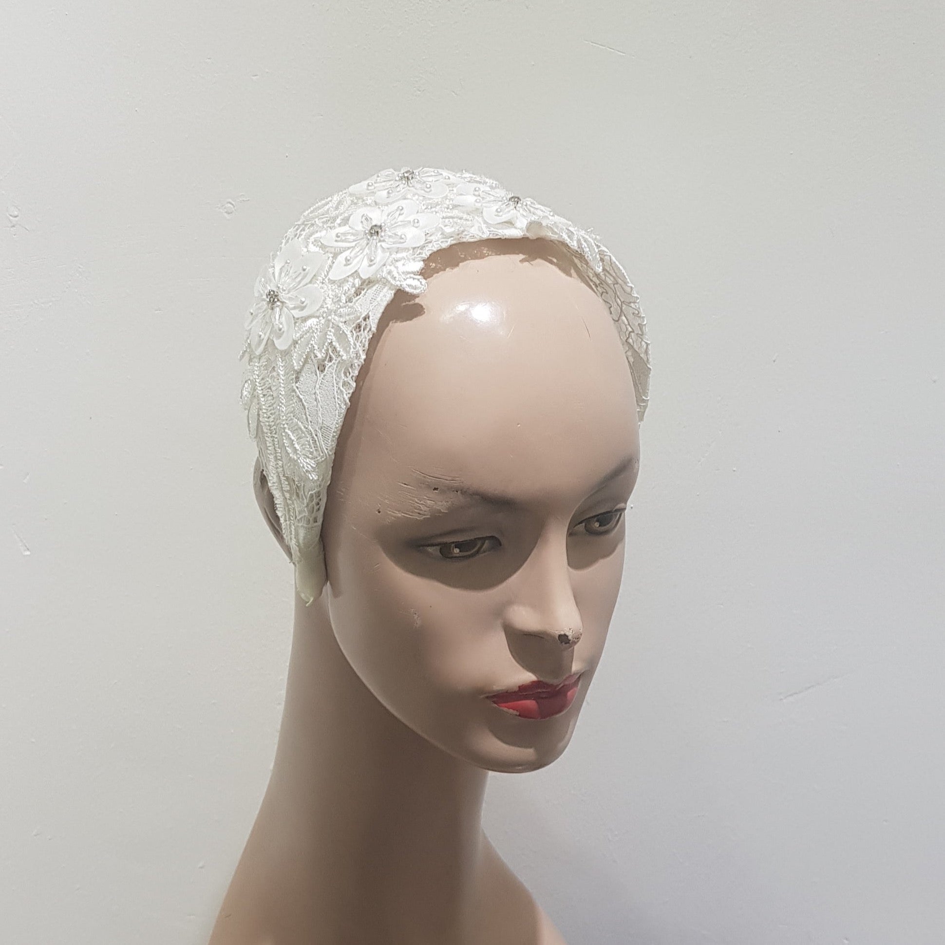 Classic Bridal Lace Headpiece