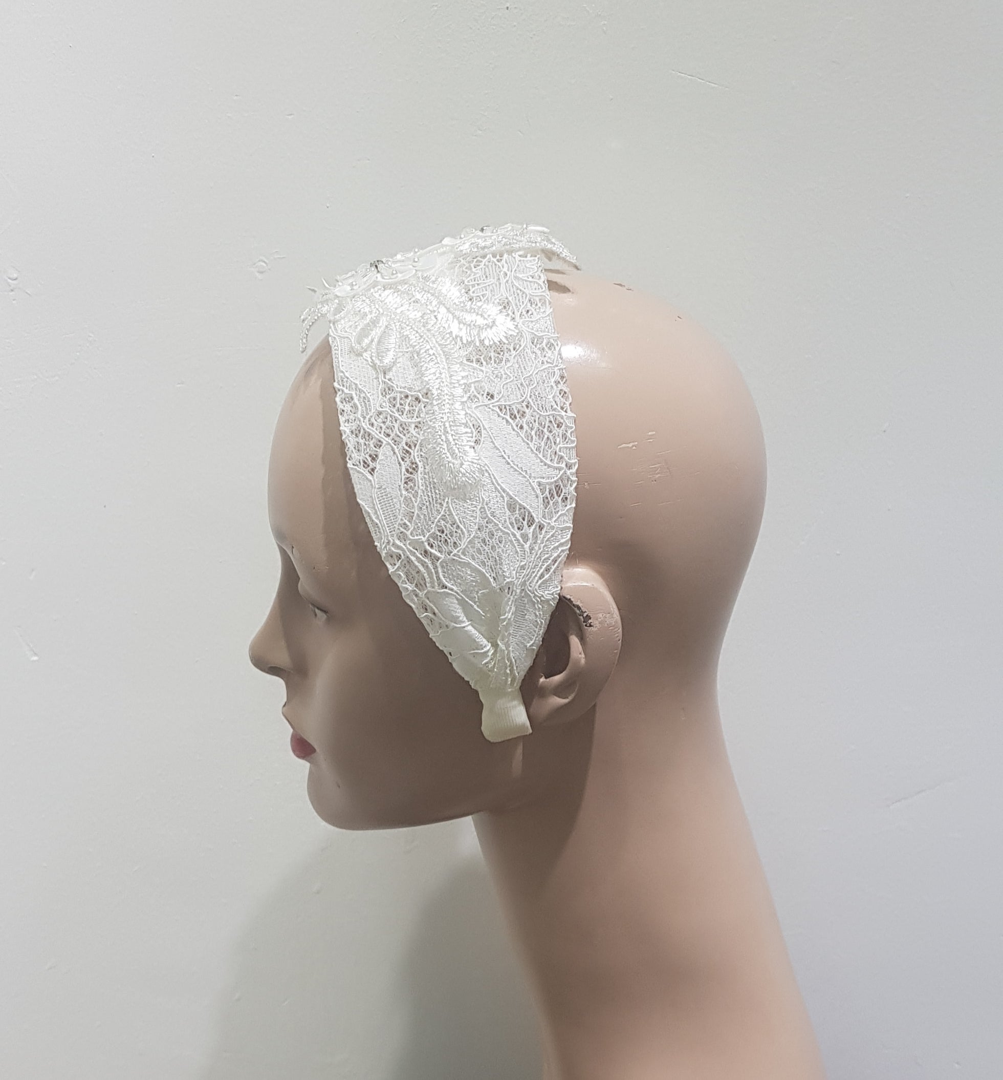 Classic Bridal Lace Headpiece