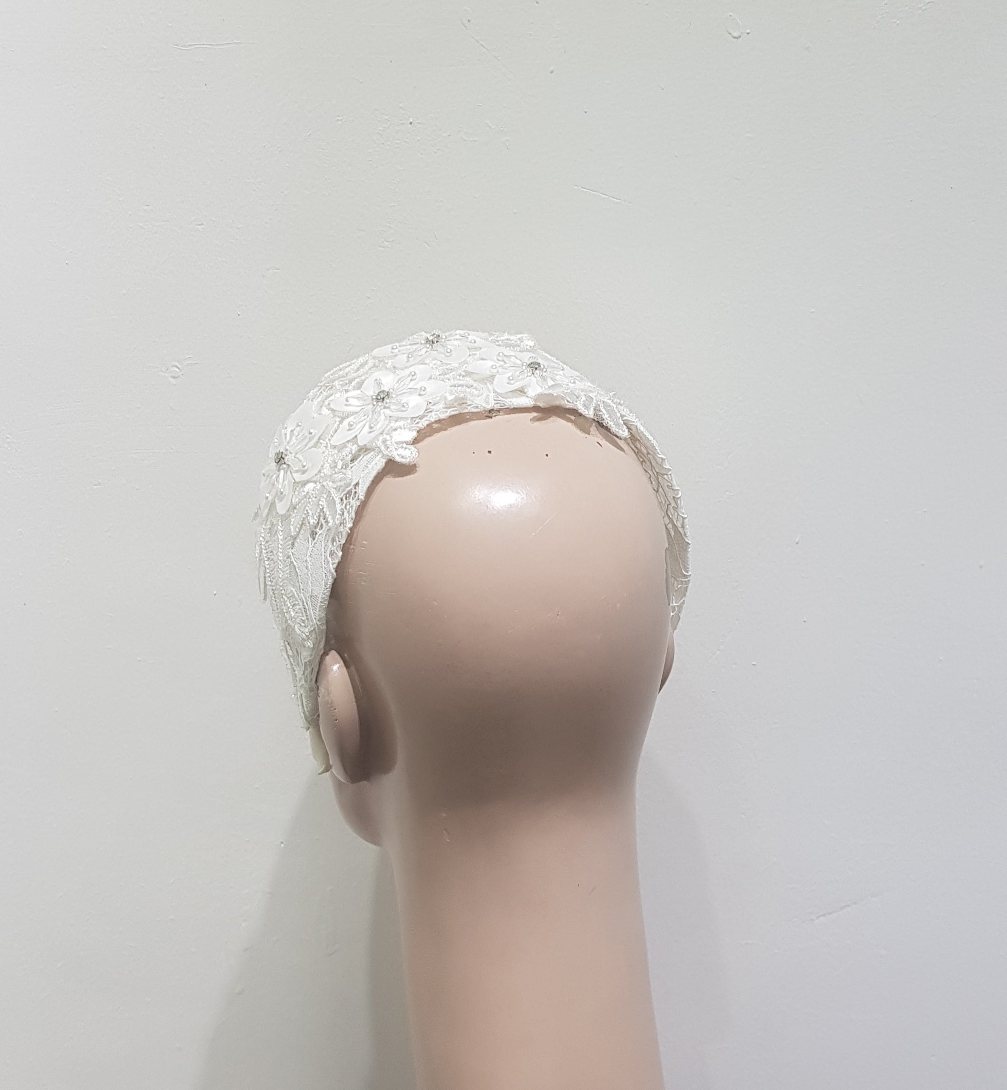 Classic Bridal Lace Headpiece