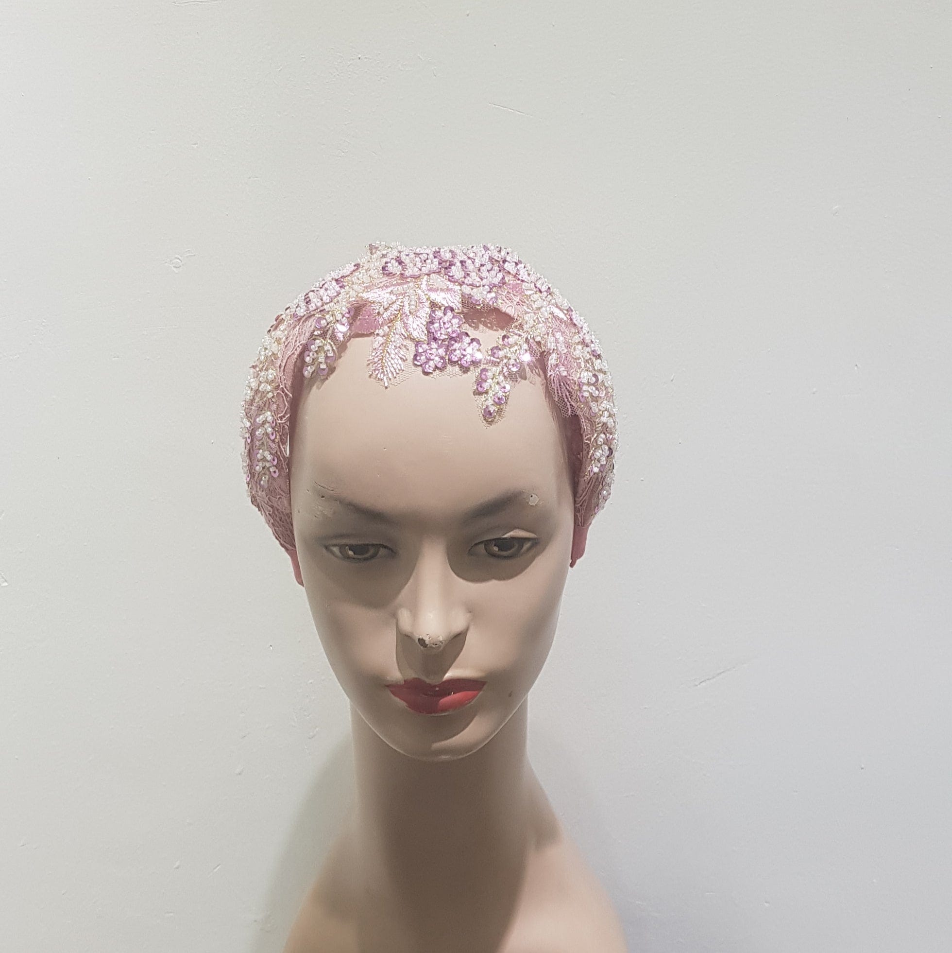 Elegant Floral Embroidered Lace Headpiece