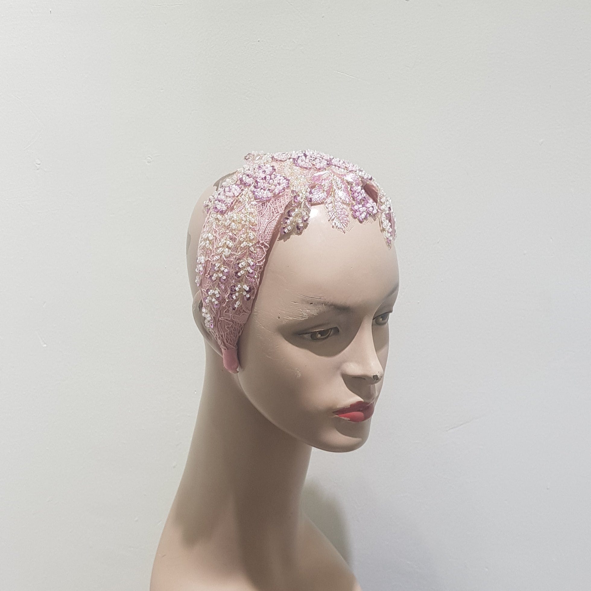 Elegant Floral Embroidered Lace Headpiece