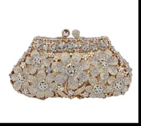 Elegant Diamond-like crystal clutch bag