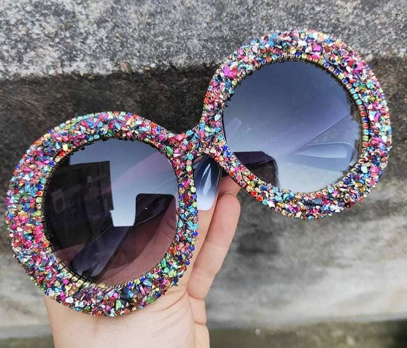 Glamorous round, oversized Rhinestone-Like sunglasses