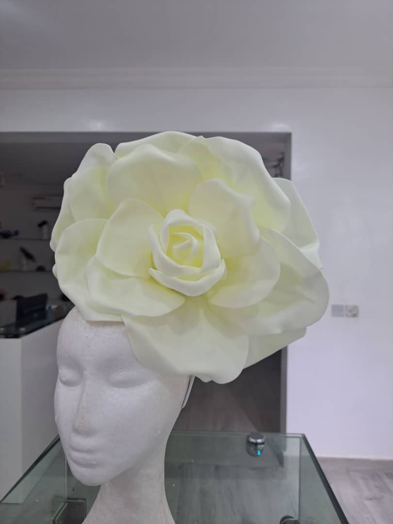 Glamorous Flower Fascinator