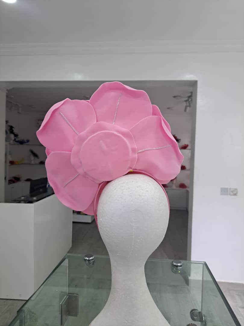 Glamorous Flower Fascinator