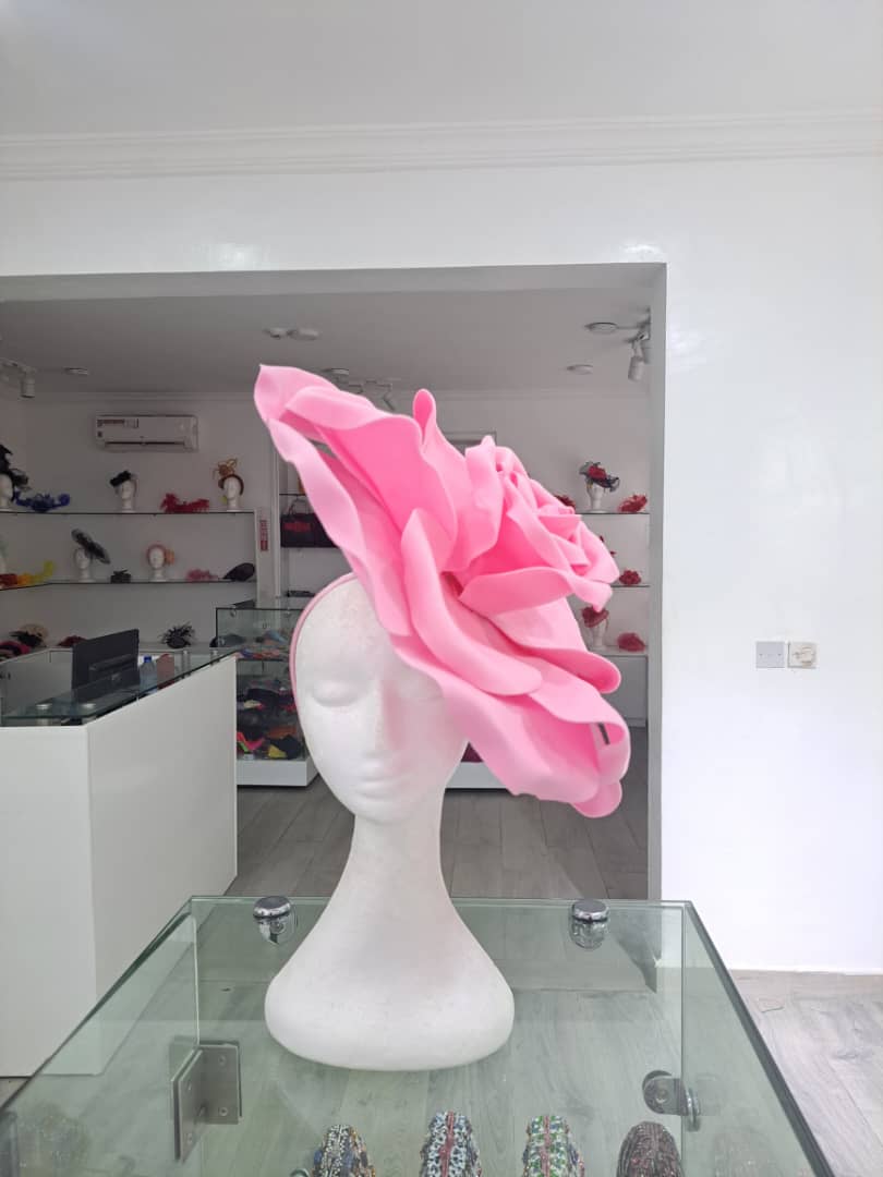 Glamorous Flower Fascinator