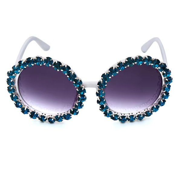 Crystal Chic: Dazzling Round Rhinestone Sunglasses